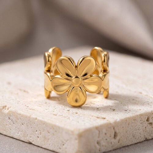 Lundholm Sandy – Ear Cuff with Flower Pattern – Gold-Tone Lundholm Sandy – Ear Cuff with Flower Pattern – Gold-Tone