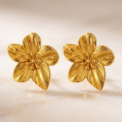 Lundholm Camellia – Statement Flower Earrings – Gold-Tone Lundholm Camellia – Statement Flower Earrings – Gold-Tone