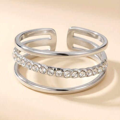 Lundholm Ziva – Adjustable Three-Layer Ring with Cubic Zirconia – Silver-Tone Lundholm Ziva – Adjustable Three-Layer Ring with Cubic Zirconia – Silver-Tone