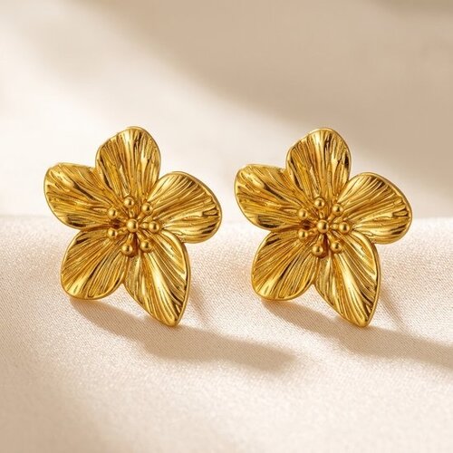 Lundholm Camellia – Statement Flower Earrings – Gold-Tone Lundholm Camellia – Statement Flower Earrings – Gold-Tone