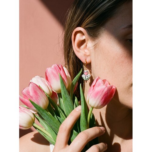 Lundholm Saartje – Huggie Hoops with Tulip Charms – Gold-Tone Lundholm Saartje – Huggie Hoops with Tulip Charms – Gold-Tone