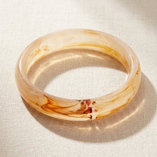 Lundholm May – Statement Bangle for Women – Acrylic – Beige Lundholm May – Statement Bangle for Women – Acrylic – Beige