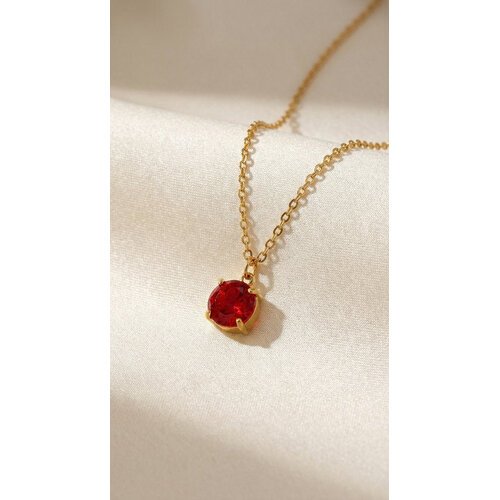 Lundholm Florence – Necklace with Red Cubic Zirconia Pendant – Gold-Tone Lundholm Florence – Necklace with Red Cubic Zirconia Pendant – Gold-Tone