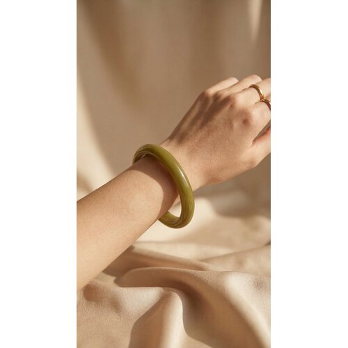 Lundholm May – Statement Bangle for Women – Acrylic – Green Lundholm May – Statement Bangle for Women – Acrylic – Green