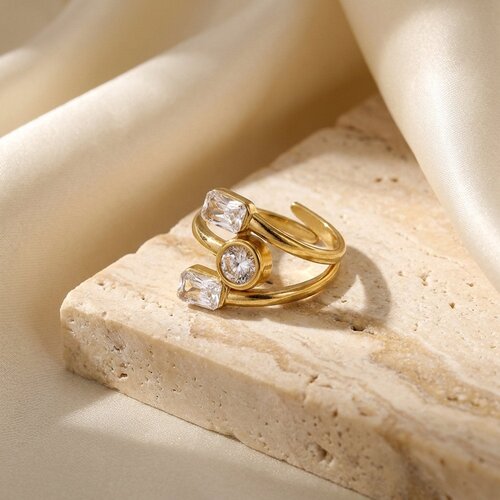 Lundholm Lyra – Adjustable Wrap Ring with Cubic Zirconia – Gold-Tone