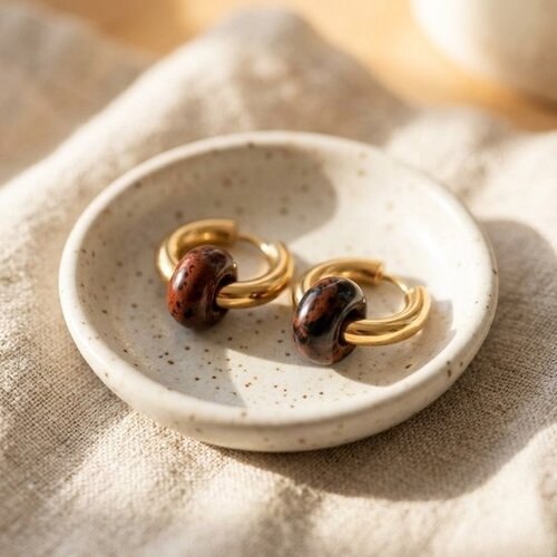 Lundholm Mabel – Hoops with Natural Stone Charm – Mahogany Obsidian – Gold-Tone Lundholm Mabel – Hoops with Natural Stone Charm – Mahogany Obsidian – Gold-Tone