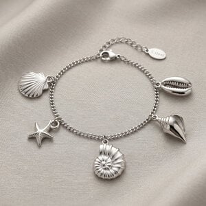 Lundholm Solveig – Bedelarmband met Schelpjes – Zilverkleurig