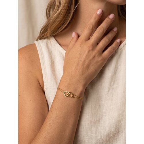 Lundholm Evie – Armband met Twee Verbonden Hartjes – Goudkleurig Lundholm Evie – Armband met Twee Verbonden Hartjes – Goudkleurig