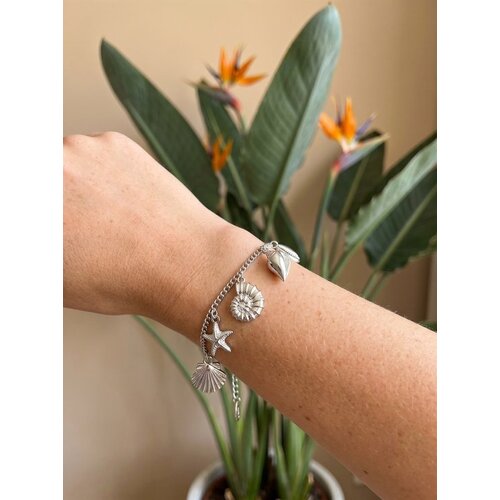 Lundholm Solveig – Charm Bracelet with Shells – Silver-Tone