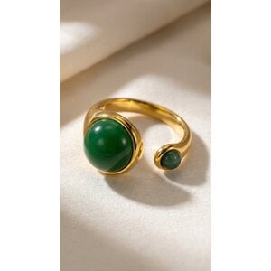 Lundholm Sophia – Adjustable Ring with Green Agate – Gold-Tone
