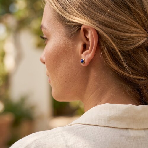 Lundholm Novi – Natural Stone Stud Earrings 0.8 cm – Lapis Lazuli – Gold-Tone Lundholm Novi – Natural Stone Stud Earrings 0.8 cm – Lapis Lazuli – Gold-Tone