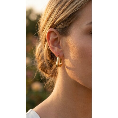 Lundholm Lymée – Chunky Statement Earrings for Women – Gold-Tone Lundholm Lymée – Chunky Statement Earrings for Women – Gold-Tone