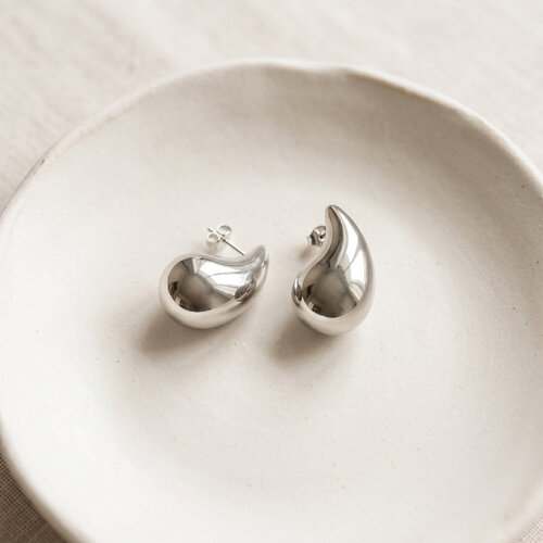 Lundholm Hazel – Statement Drop Earrings – Silver-Tone Lundholm Hazel – Statement Drop Earrings – Silver-Tone