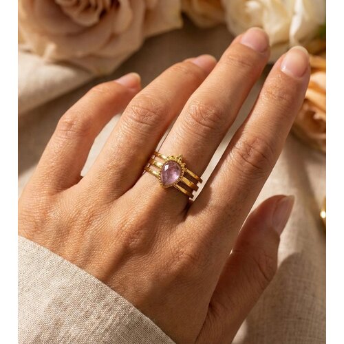 Lundholm Amara – Adjustable Ring with Purple Stone – Gold-Tone Lundholm Amara – Adjustable Ring with Purple Stone – Gold-Tone