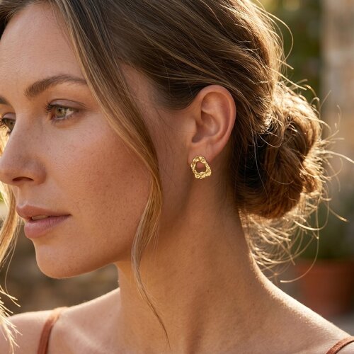 Lundholm Maisie – Open Square Stud Earrings – Gold-Tone Lundholm Maisie – Open Square Stud Earrings – Gold-Tone