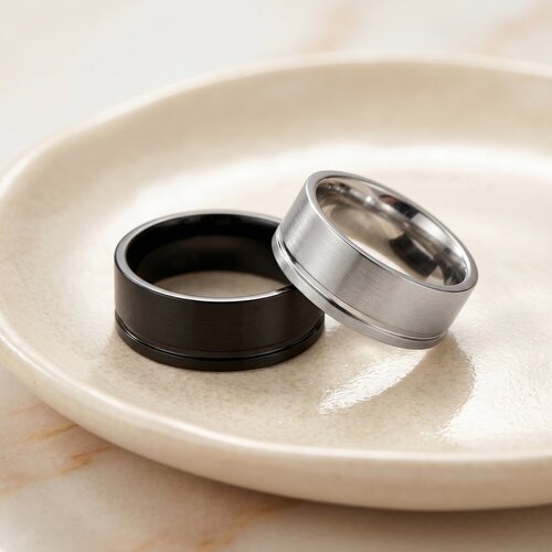 Lundholm Magnus – Wide Men's Ring 8 mm (Titanium) – Silver-Tone