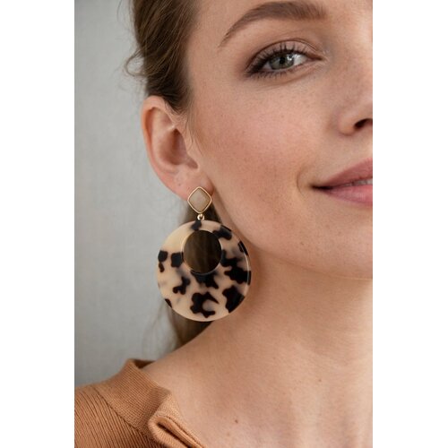 Lundholm Bente – Boho Statement Hoop Earrings with Print – Gold-Tone Lundholm Bente – Boho Statement Hoop Earrings with Print – Gold-Tone
