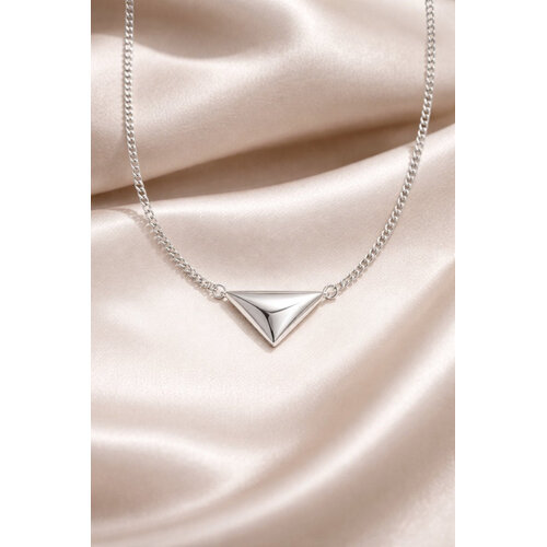 Lundholm Juul – Ketting met Driehoek Hanger Dames – Zilverkleurig Lundholm Juul – Ketting met Driehoek Hanger Dames – Zilverkleurig