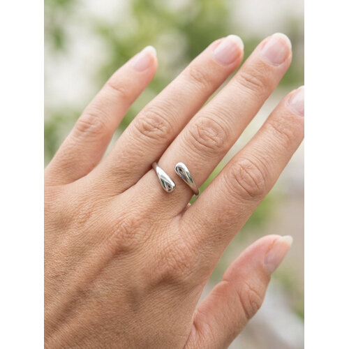 Lundholm Dagny – Verstelbare Open Druppelring – Zilverkleurig Lundholm Dagny – Verstelbare Open Druppelring – Zilverkleurig
