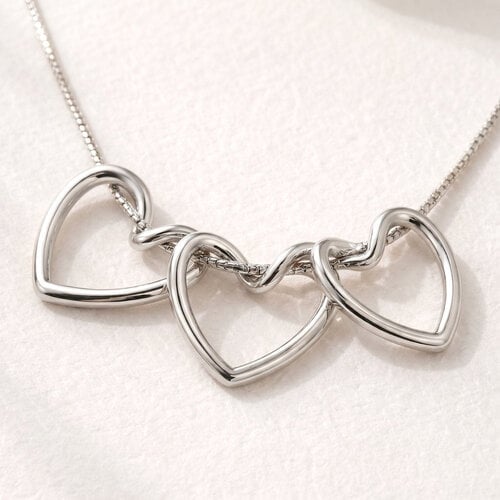 Lundholm Luv – Ketting met Drie Hartjes Dames – Zilverkleurig Lundholm Luv – Ketting met Drie Hartjes Dames – Zilverkleurig