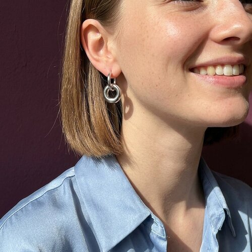 Lundholm Nina – Dubbele Hoops Oorbellen Dames – Goudkleurig Lundholm Nina – Dubbele Hoops Oorbellen Dames – Goudkleurig