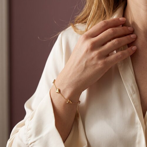 Lundholm Lise – Hartjes Armband Dames – Goudkleurig Lundholm Lise – Hartjes Armband Dames – Goudkleurig