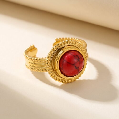 Lundholm Ronja – Verzierter Ring mit Naturstein – Rot
