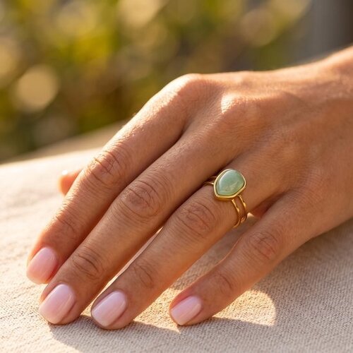 Lundholm Rosan – Adjustable Statement Ring with Natural Stone – Pink Stone – Gold-Tone Lundholm Rosan – Adjustable Statement Ring with Natural Stone – Pink Stone – Gold-Tone