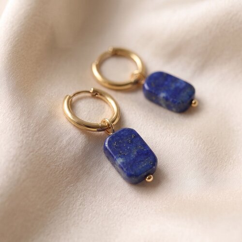 Lundholm Agneta – Oorringen met Natuursteen Hanger – Lapis Lazuli – Goudkleurig