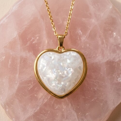 Lundholm Lundholm Beatrice Parelmoer Hartjes Ketting Dames Goudkleurig - Ketting met Hart Hanger van Parelmoer - Schelp Ketting - Premium Stainless Steel Gold Plated - 50 cm - Waterproof & Hypoallergeen Lundholm Lundholm Beatrice Parelmoer Hartjes Ketting Dames Goudkleurig - Ketting met Hart Hanger van Parelmoer - Schelp Ketting - Premium Stainless Steel Gold Plated - 50 cm - Waterproof & Hypoallergeen