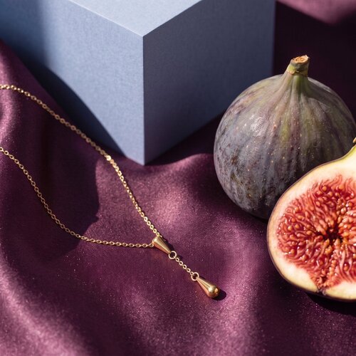Lundholm Ellinor – Y Ketting met Druppel Hanger – Goudkleurig Lundholm Ellinor – Y Ketting met Druppel Hanger – Goudkleurig