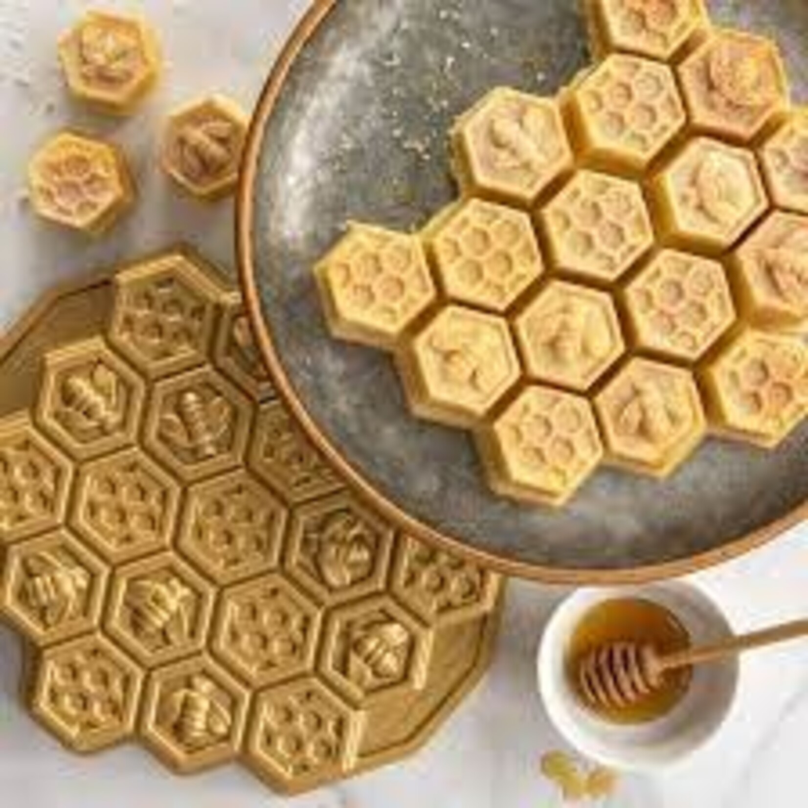 Nordic Ware Nordic Ware Honeycomb pull apart pan Nordic Ware 85477