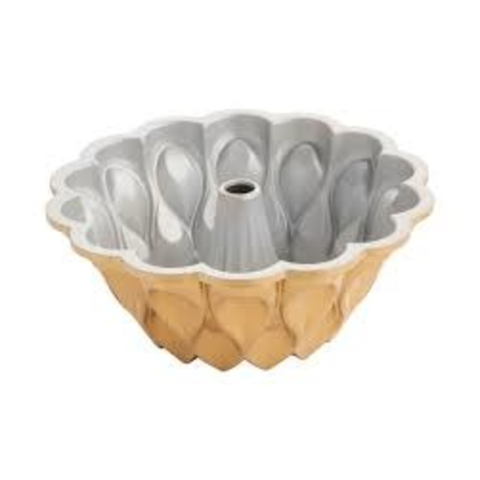 Nordic Ware Nordic Ware Crown Bundt pan Nordic Ware Gold Crown bundt Nordic Ware 91777