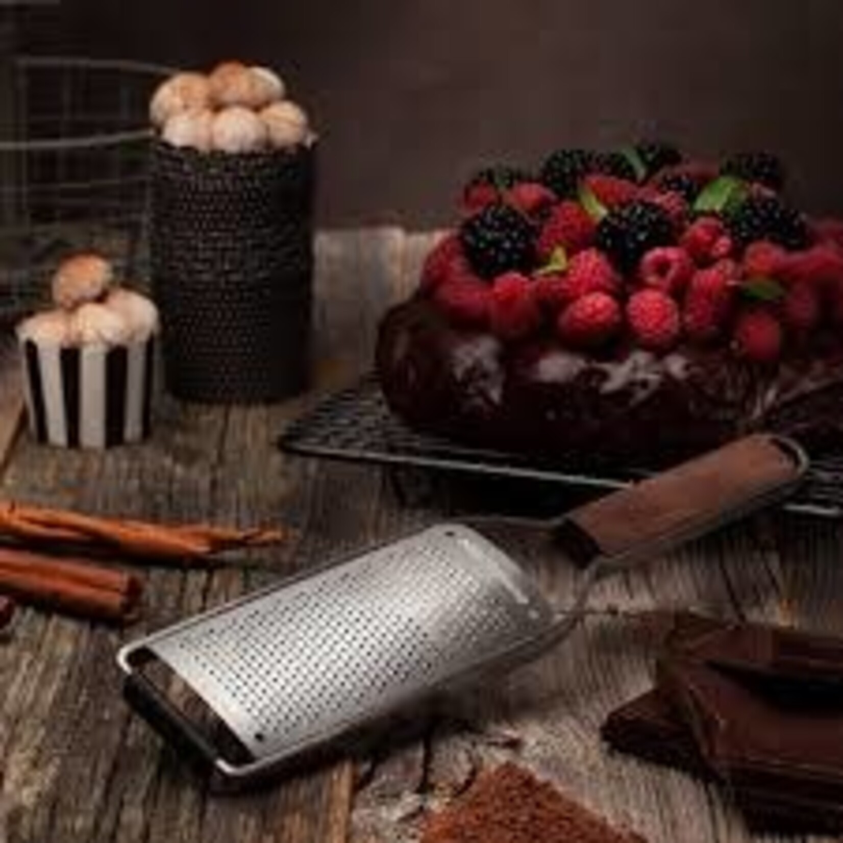 Microplane rasp fijn Microplane Master fijn rasp fine Blade walnoothout in handvat Microplane 43304