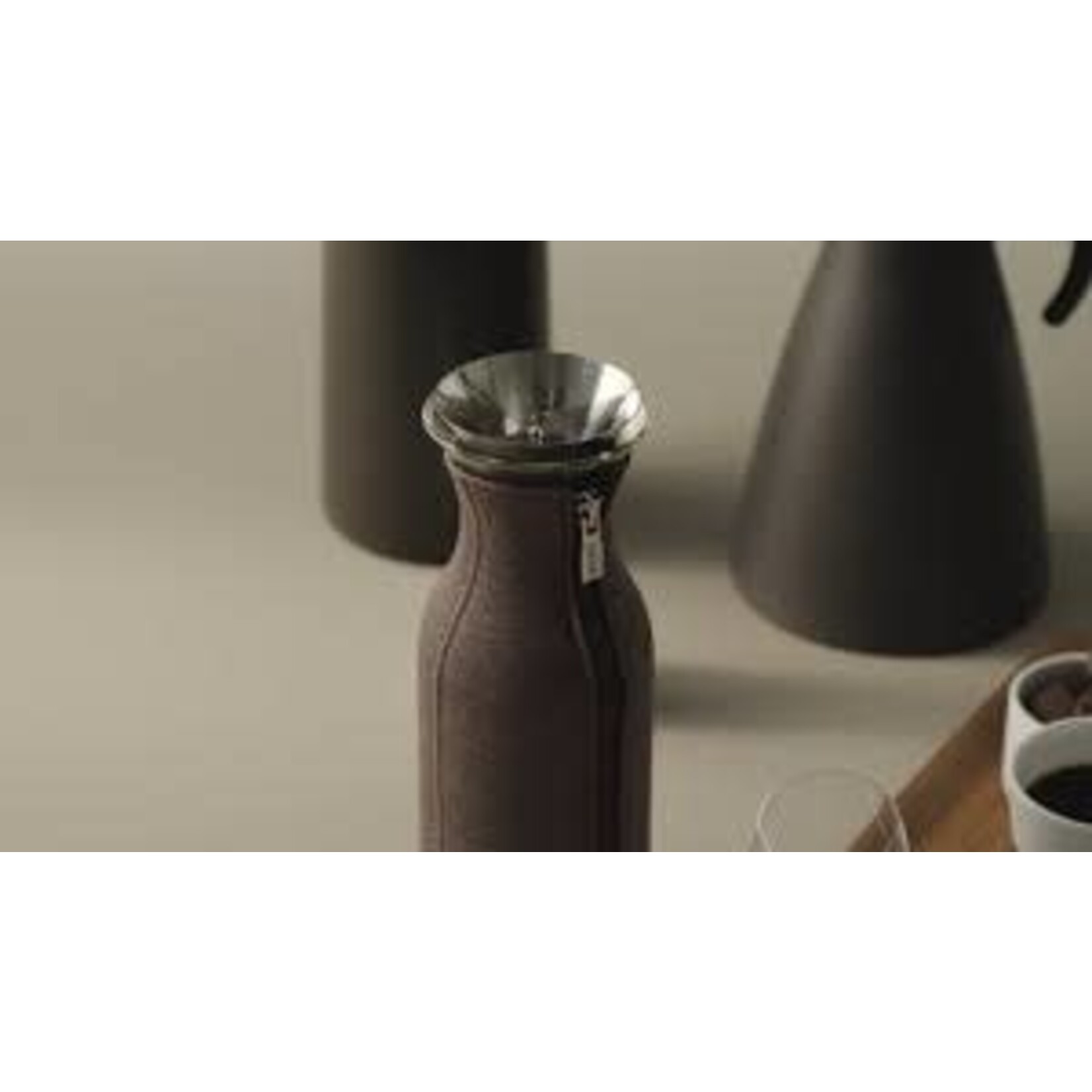Eva Solo en Eva Trio 1000 ml Fridge Carafe Chocolate Eva Solo waterkan koelkast karaf 1 liter Choco Eva Solo 568001