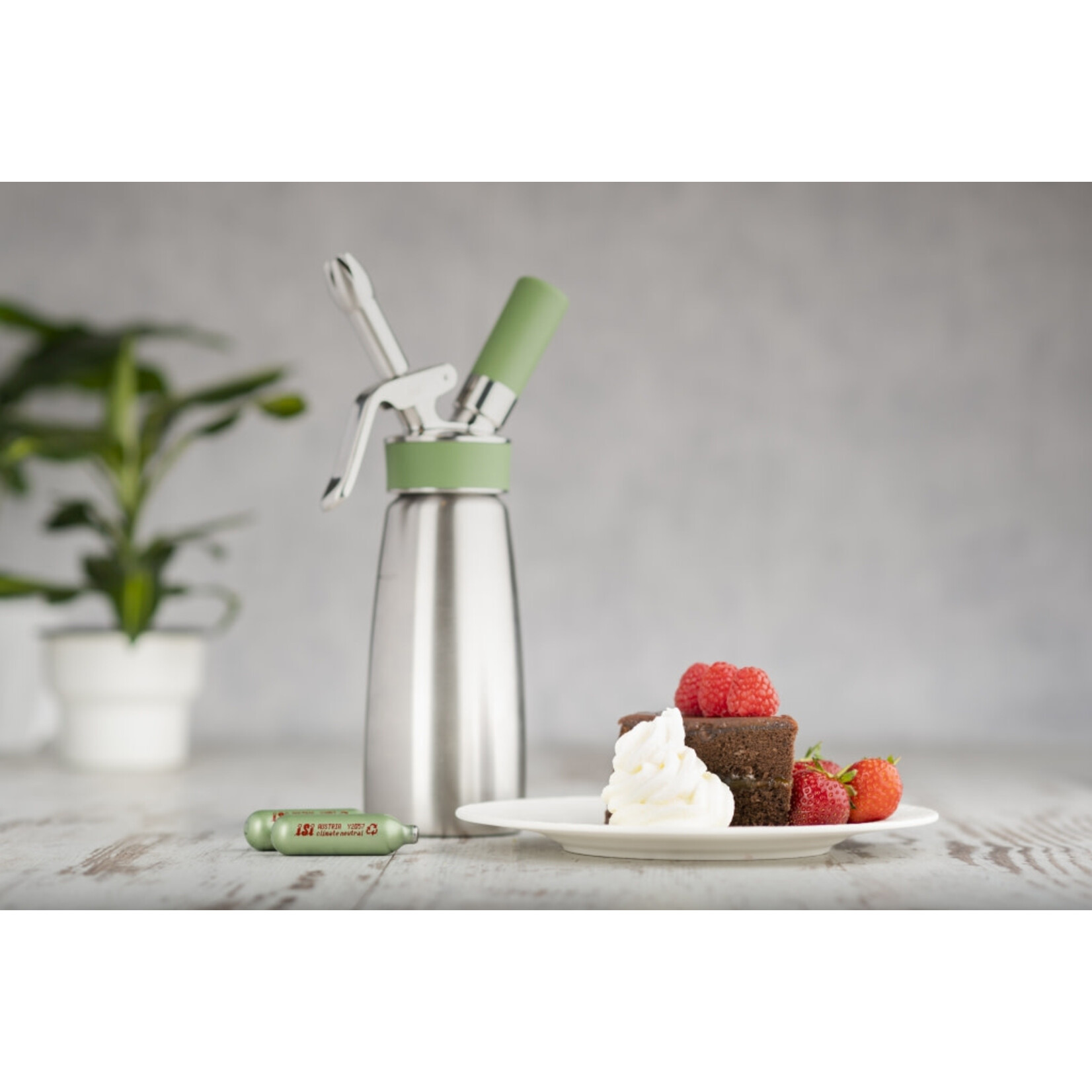 iSi Culinary Whip 500 ml 100 % klimaat neutrale iSi Green Whip iSi Green Whip 500 ml  iSi 0.5 liter iSi 1661