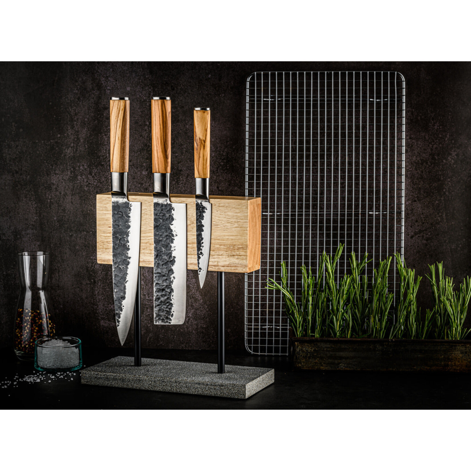 Lagiole Style de Vie Style de Vie magnetisch messenblok eikenhout met stenen voet en zwart of rvs pootjes Style de vie 8720039624139