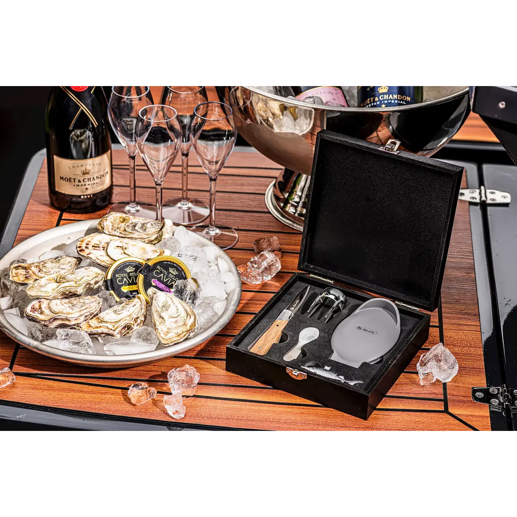 Lagiole Style de Vie Laguoile Style de Vie Luxury Line the exclusive edition Laguoile champagne, oester & kaviaar giftset