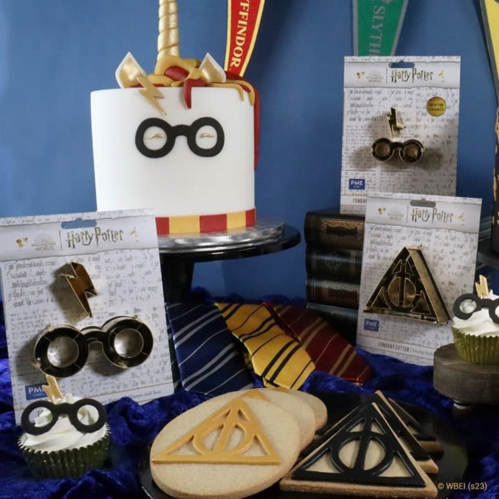 PME Cake Harry Potter Glasses and Scar fondant snijder koek uitsteekvorm bril & litteken Harry Potter PME Cake HPW503