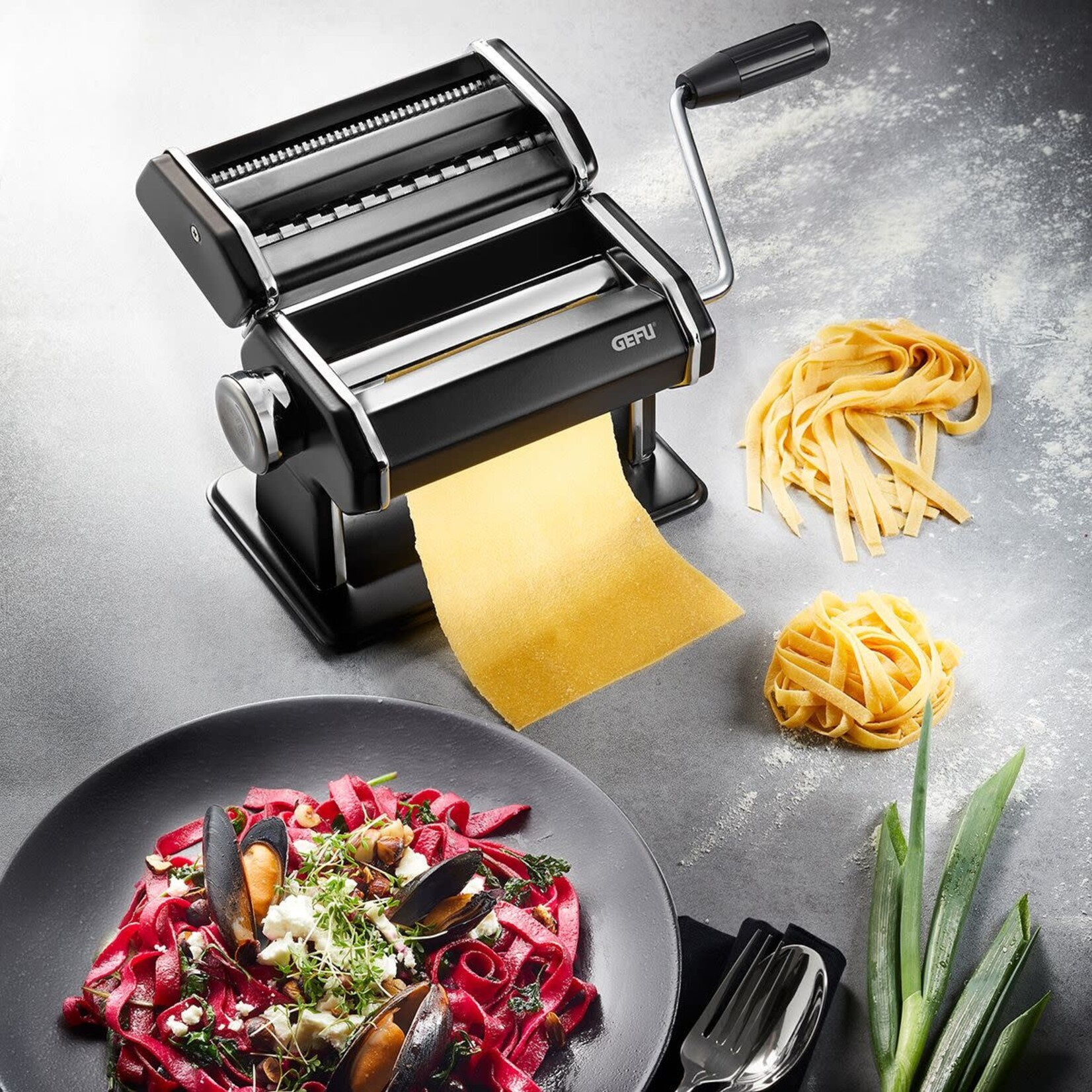 Gefu mat zwarte pasta machine Gefu Pastamachine Perfetta mat zwart Gefu 89426
