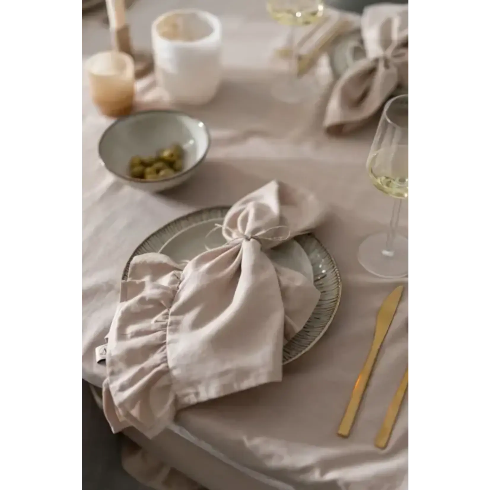 Diverse Merken Set-4 Ruffles servetten linnen zandkleurig naturel Walra Servet Set Lovely Linen 4-delig -Zand Walra 545038