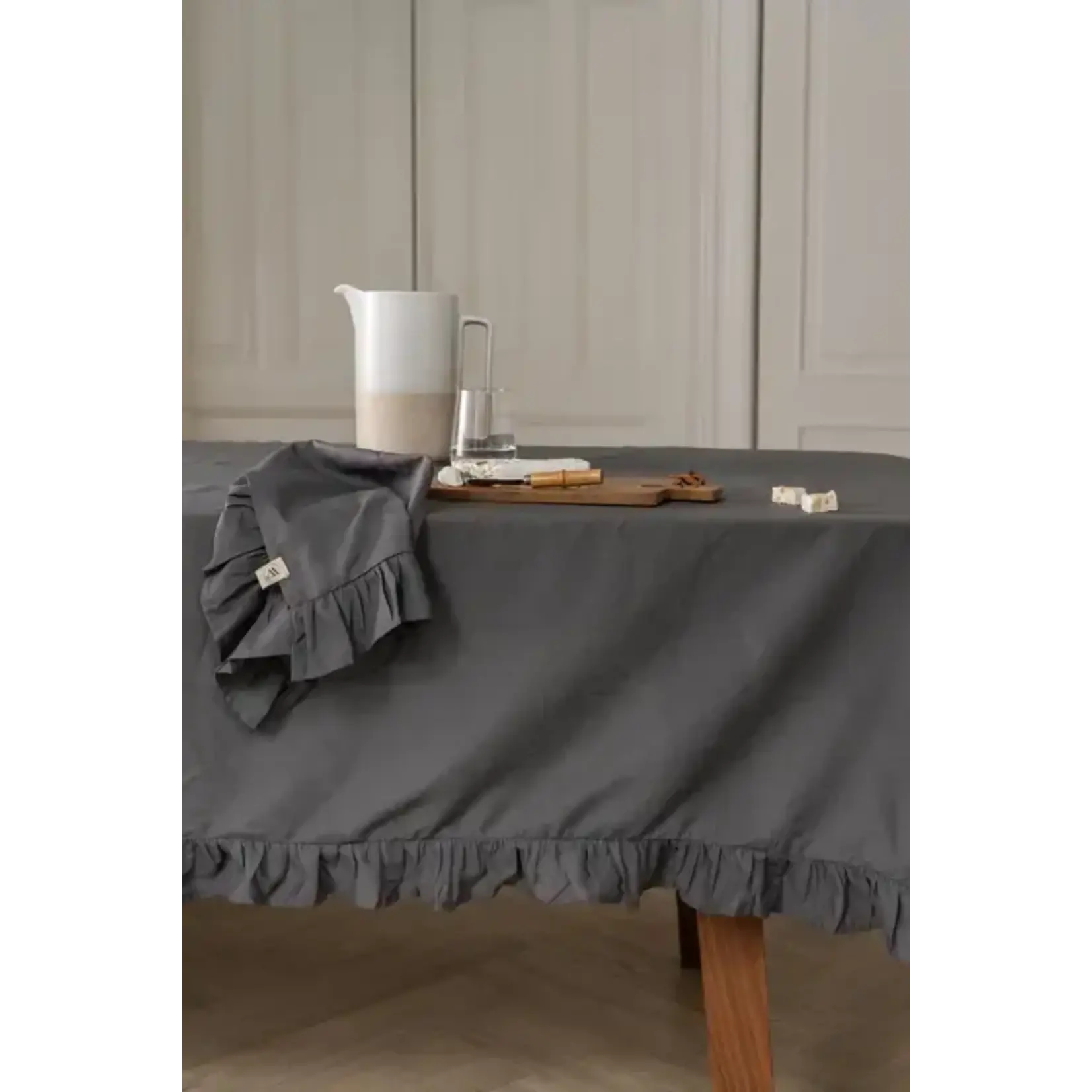 Diverse Merken Ruffles tafelkleed 140 x 240 cm Antraciet grijs Walra Lovely Linen tafelkleed Antraciet Walra 545046