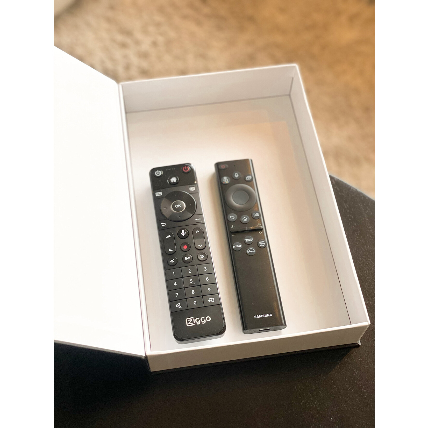 Diverse Merken Decoratie boek Happy Day dat ook gebruikt kan worden als cadeau verpakking of opberg boek