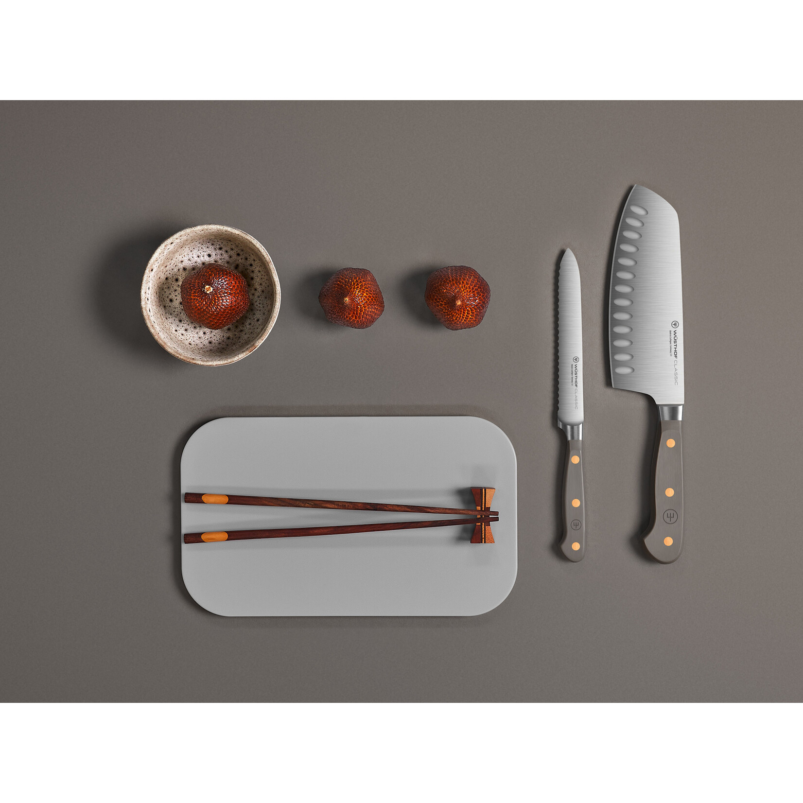 Wüsthof, messen uit Solingen gemaakt onder leiding van de 5e generatie familie Wusthof 17 cm Santoku mes Wusthof Classic Velvet Oyster Santokumes 17 cm Classic Colour Wusthof 1061731317