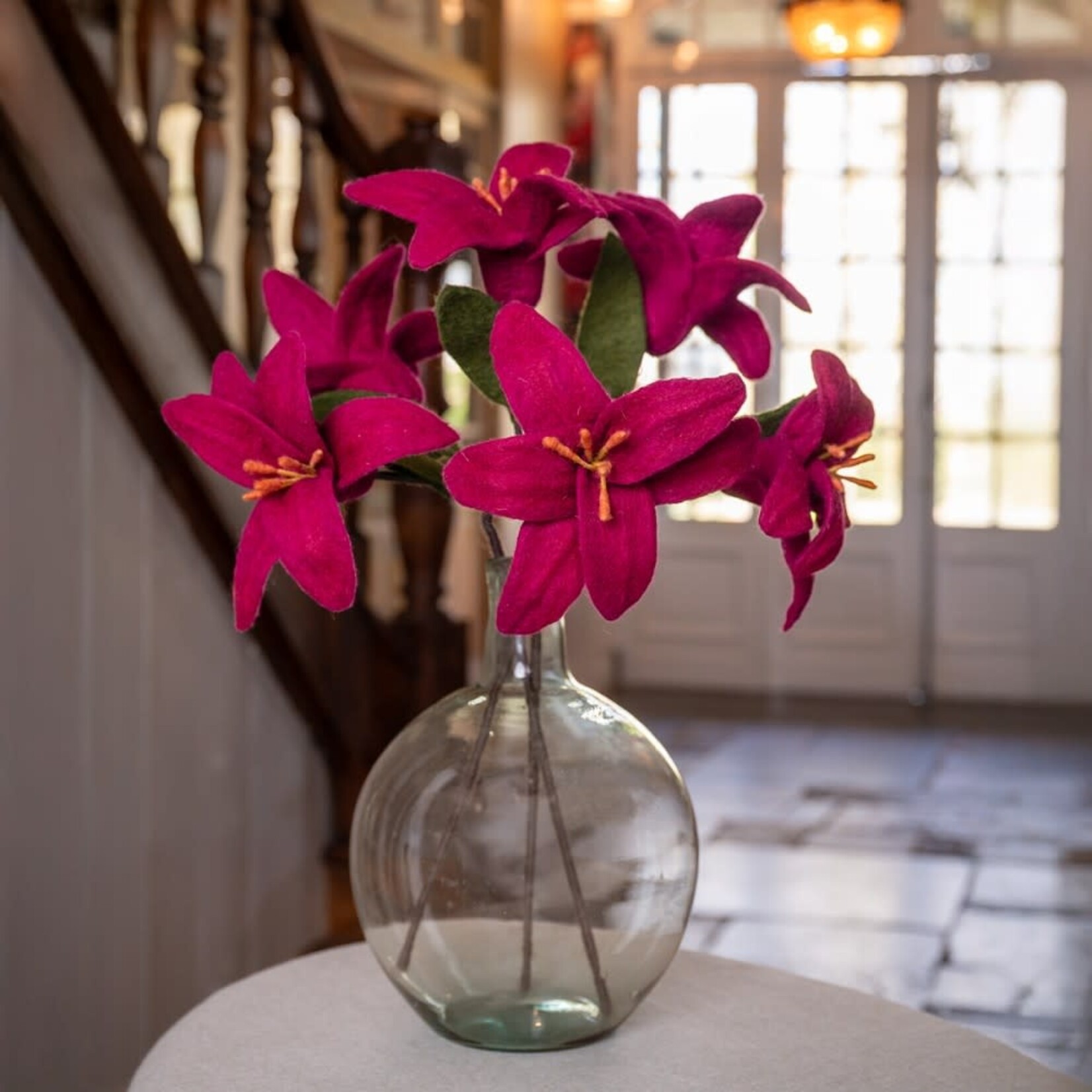 Fairmade Fairtrade Bloem Tak Lelie Burgundy steel met 2 bloemen handmade fairmade in Nepal