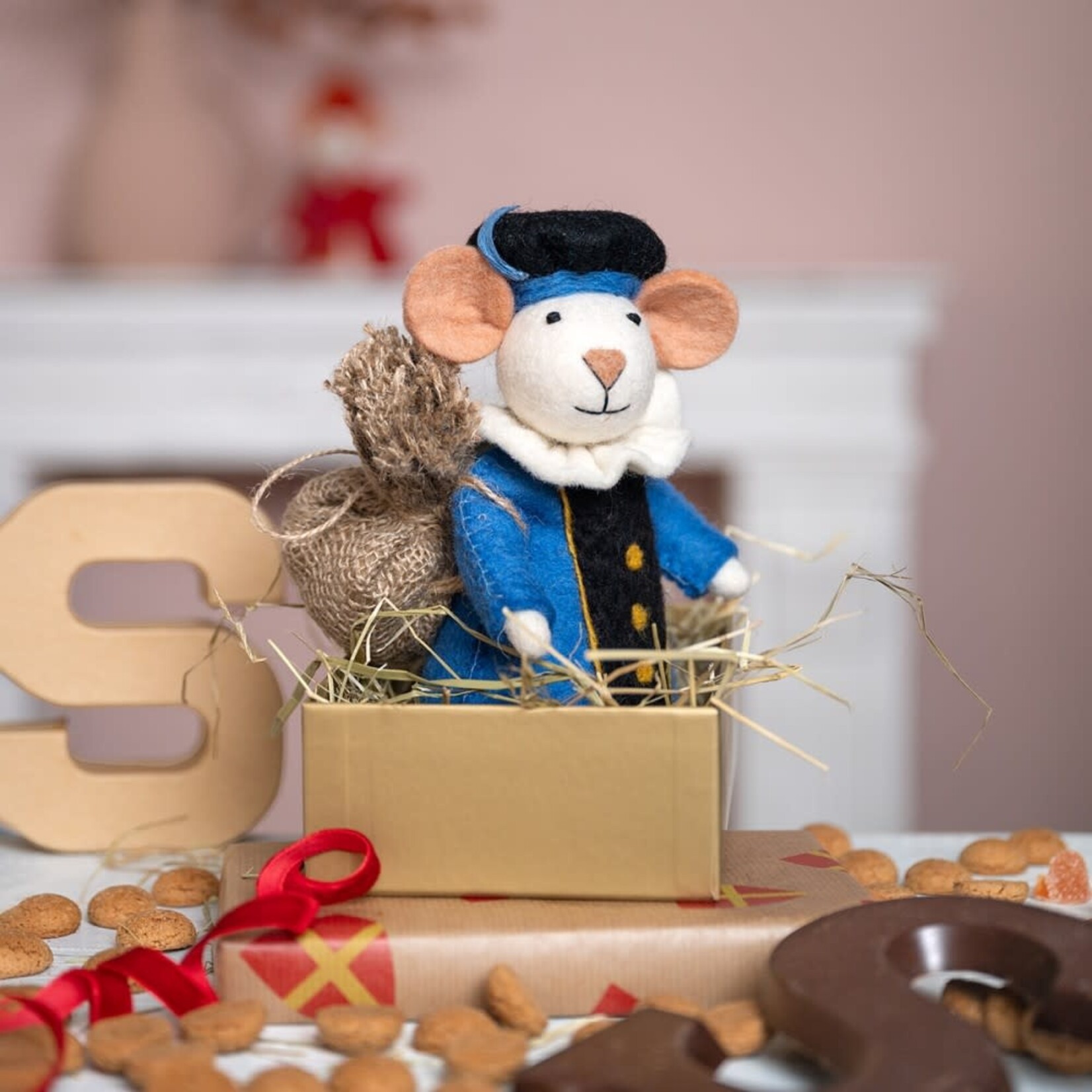 Fairmade Fairtrade voor Sjaal met Verhaal Sjaal met verhaal Sint Decoratie muis  blauwe geklede piet Handmade Fairmade in Nepal