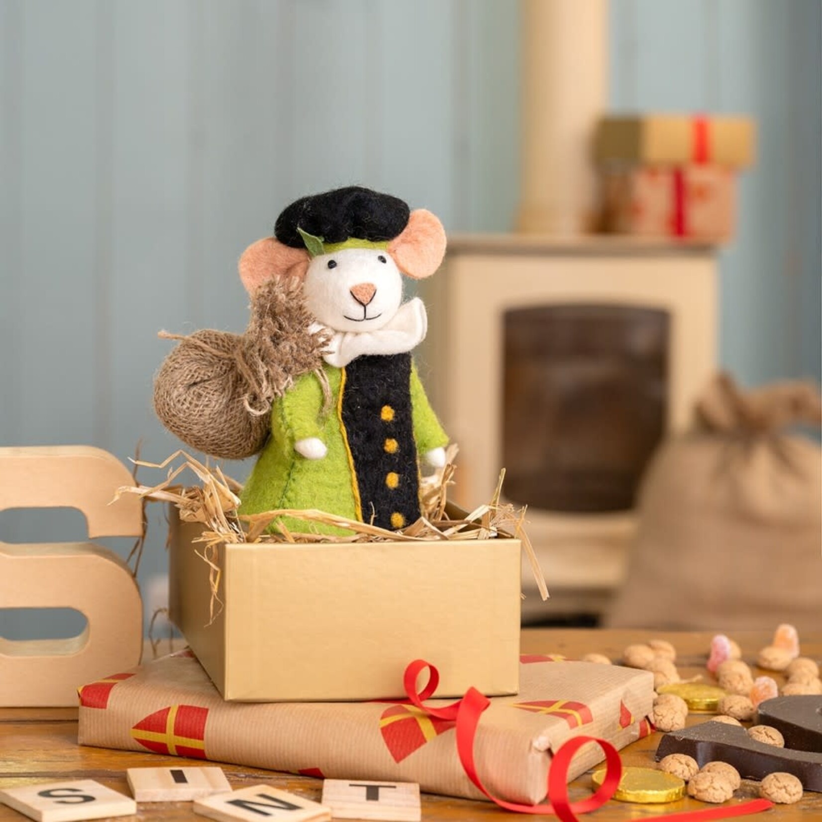 Fairmade Fairtrade Sint Decoratie muis Groen geklede piet 18 cm Handmade Fairmade in Nepal