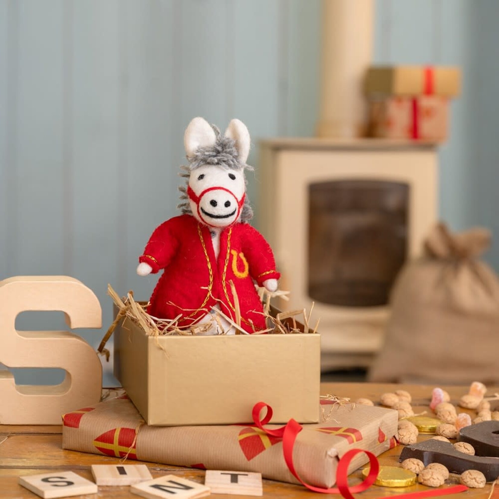 Fairmade Fairtrade Sjaal met Verhaal Sint Decoratie Paard van Sinterklaas 18 cm Handmade Fairmade in Nepal