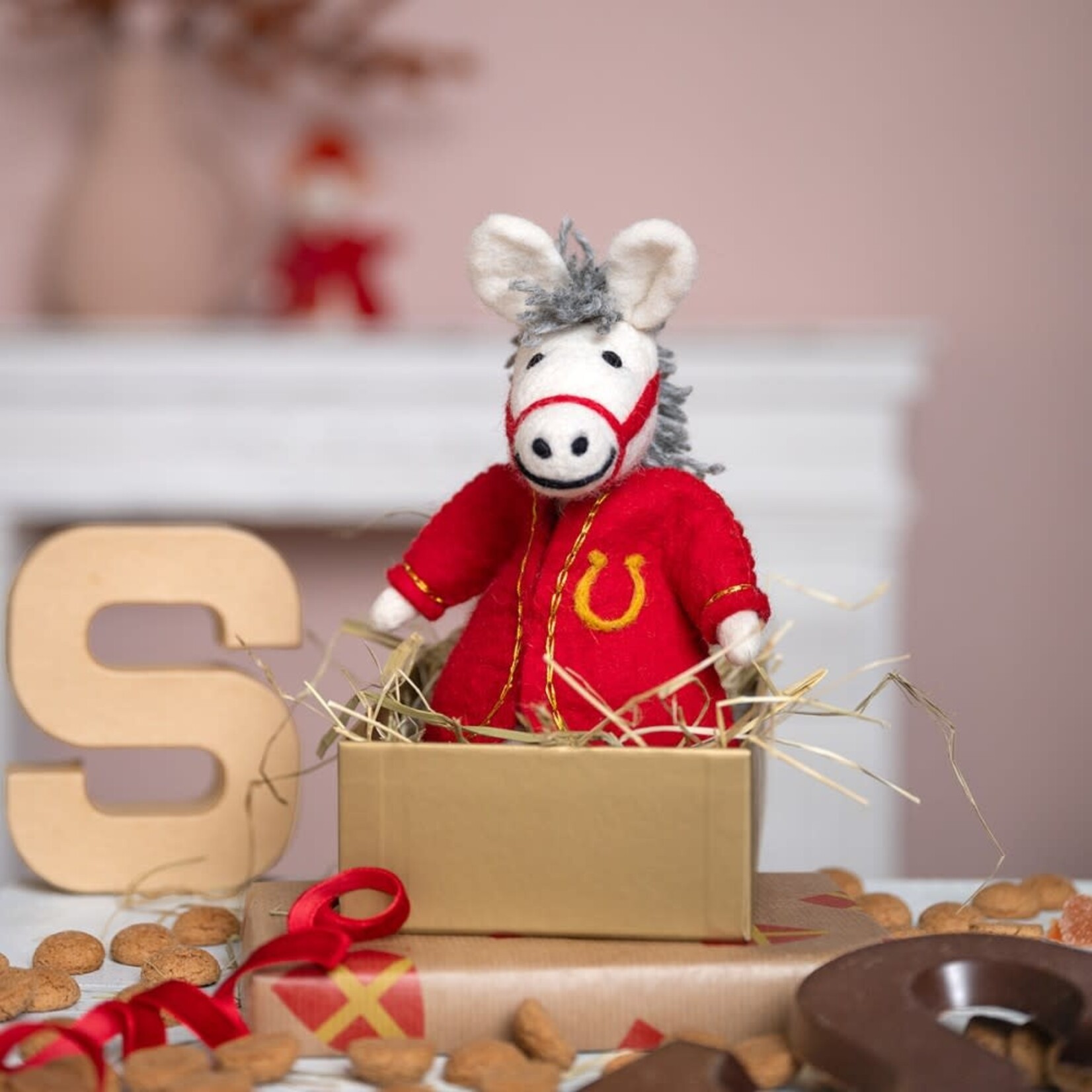 Fairmade Fairtrade Sjaal met Verhaal Sint Decoratie Paard van Sinterklaas 18 cm Handmade Fairmade in Nepal