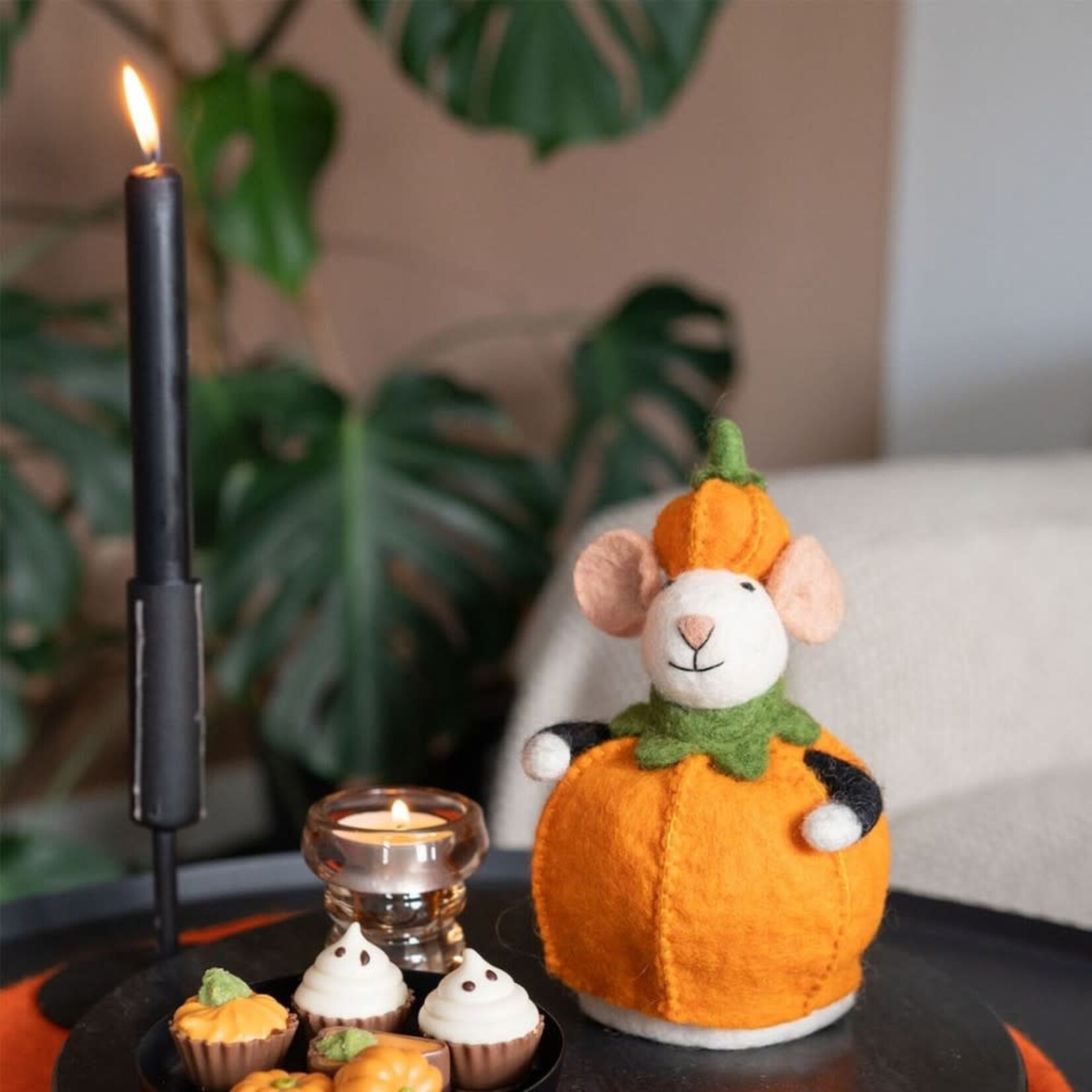 Fairmade Fairtrade Herfst Decoratie Muis in Pompoen 18 cm Handmade Fairmade in Nepal